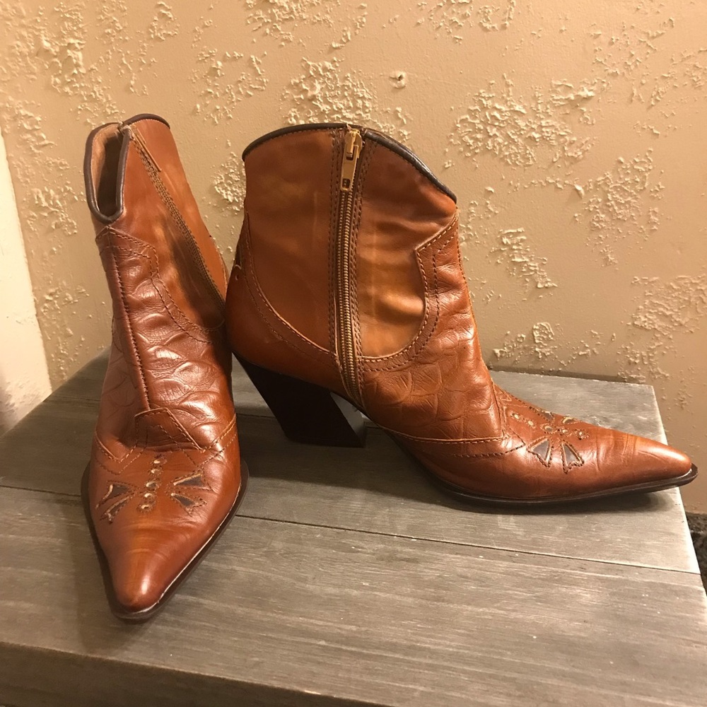 Paolo Moschino boots
